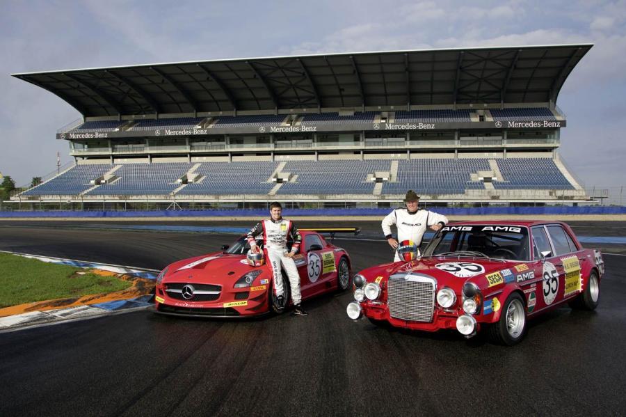 Mercedes-Benz SLS AMG GT3 2011 года  (фото 28 из 38)